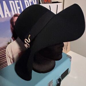 Black Wide-Brim Felt Hat w/ Removable Snake Pin Detail 🐍Gothic Aesthetic